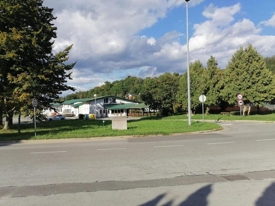 Bed and Breakfast Sulentic Sobe I Restoran Вировитица Экстерьер фото